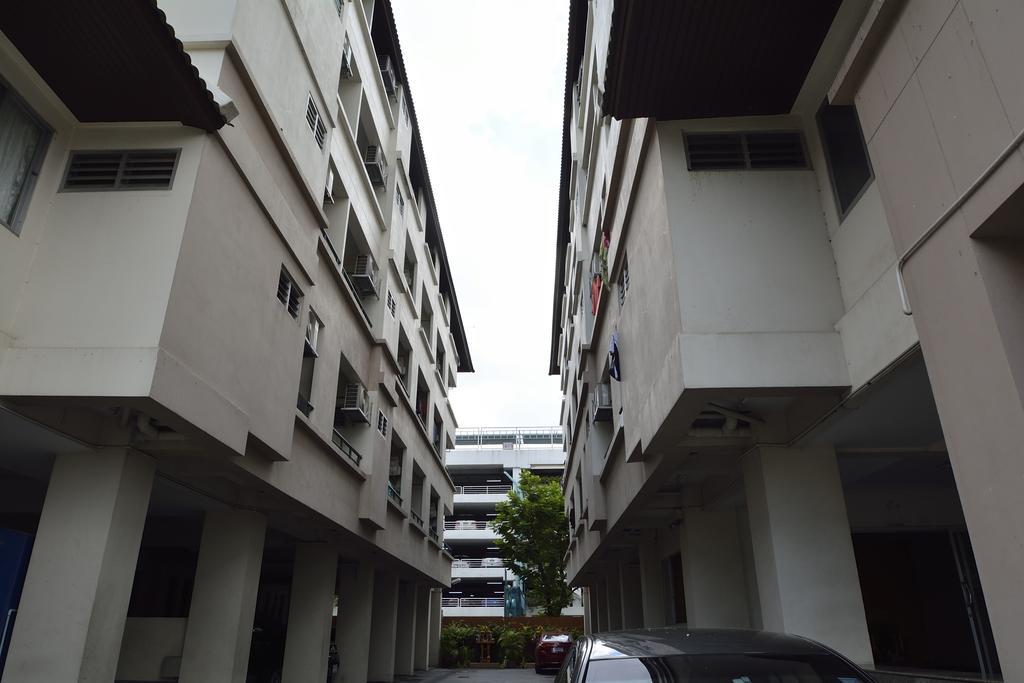 Modern Place Apartment Bangkok Exteriör bild